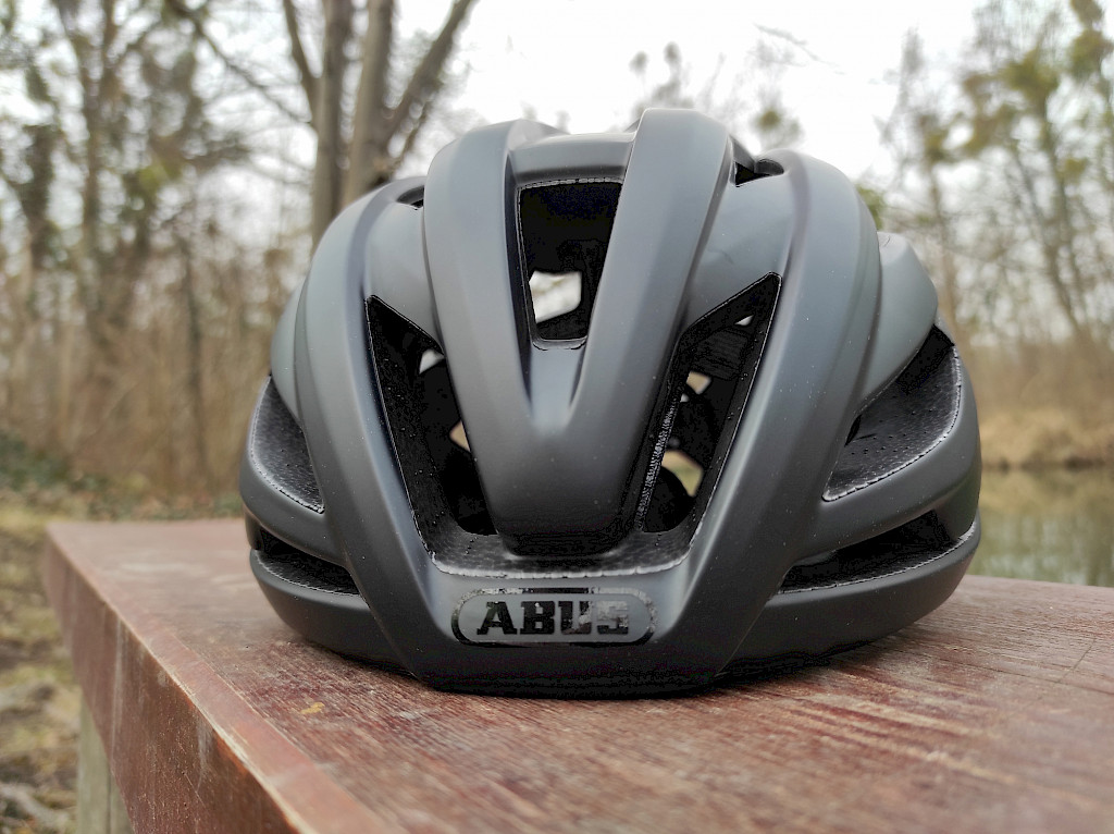 ABUS Rennradhelm Vergleich: 3 Helme im Test 2025