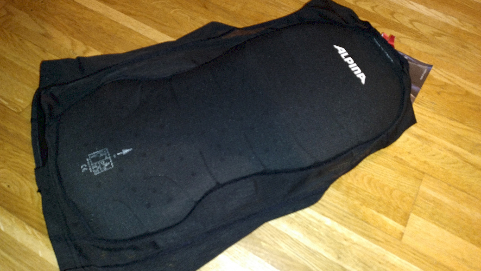 Flexible Polycarbonat-Rückenplatte der ALPINA Proshield