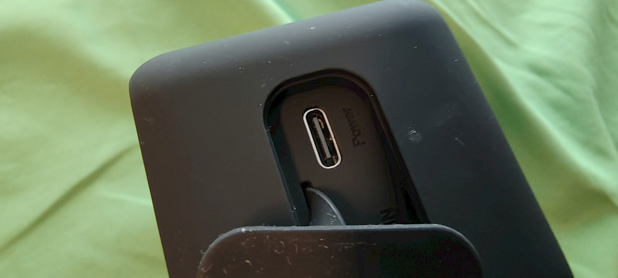 Anker SoundCore 2 Seitenansicht mit LED-Anzeige