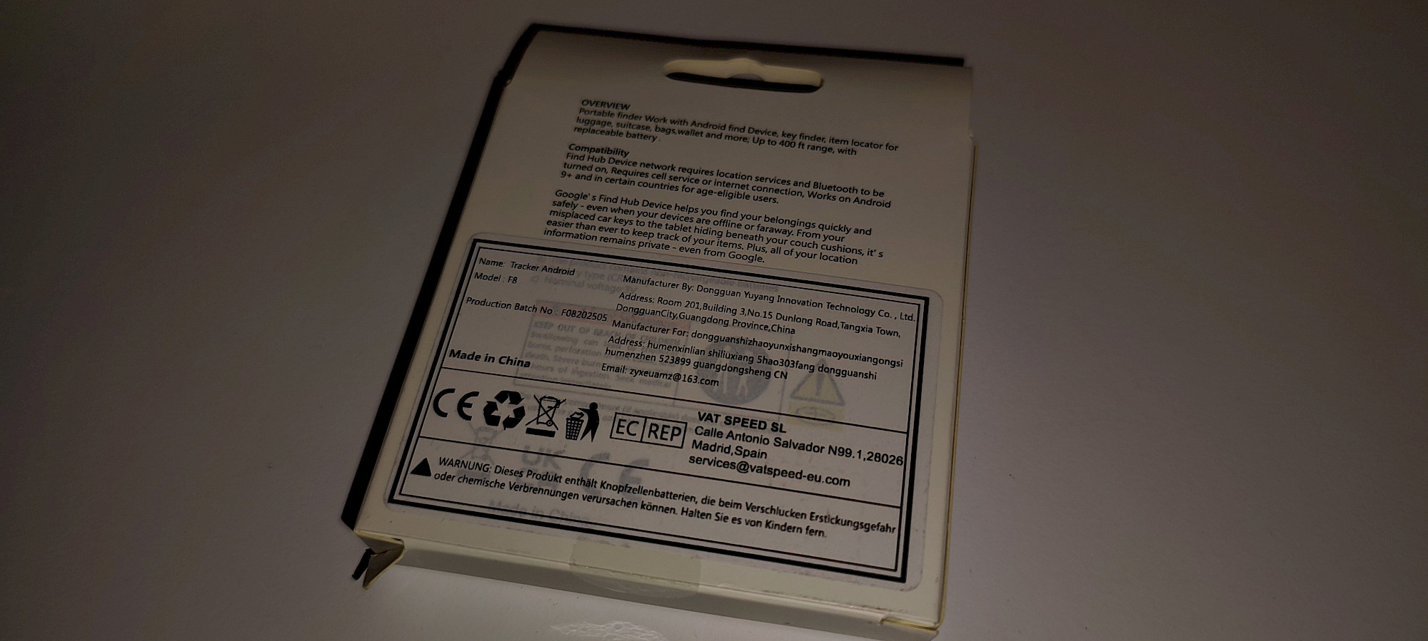 Rückseite der Verpackung mit technischen Daten