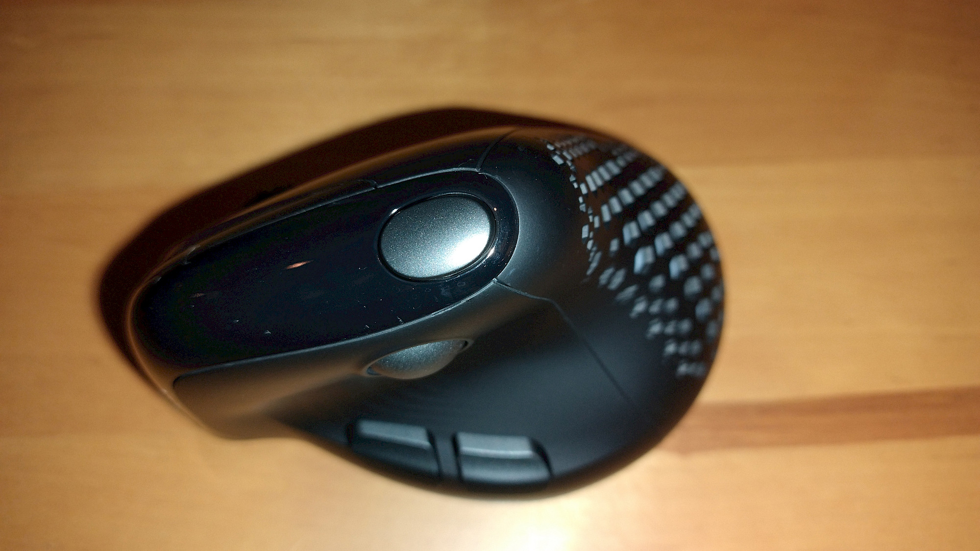 DELUX Seeker M618XSD vertikale Maus Seitenansicht