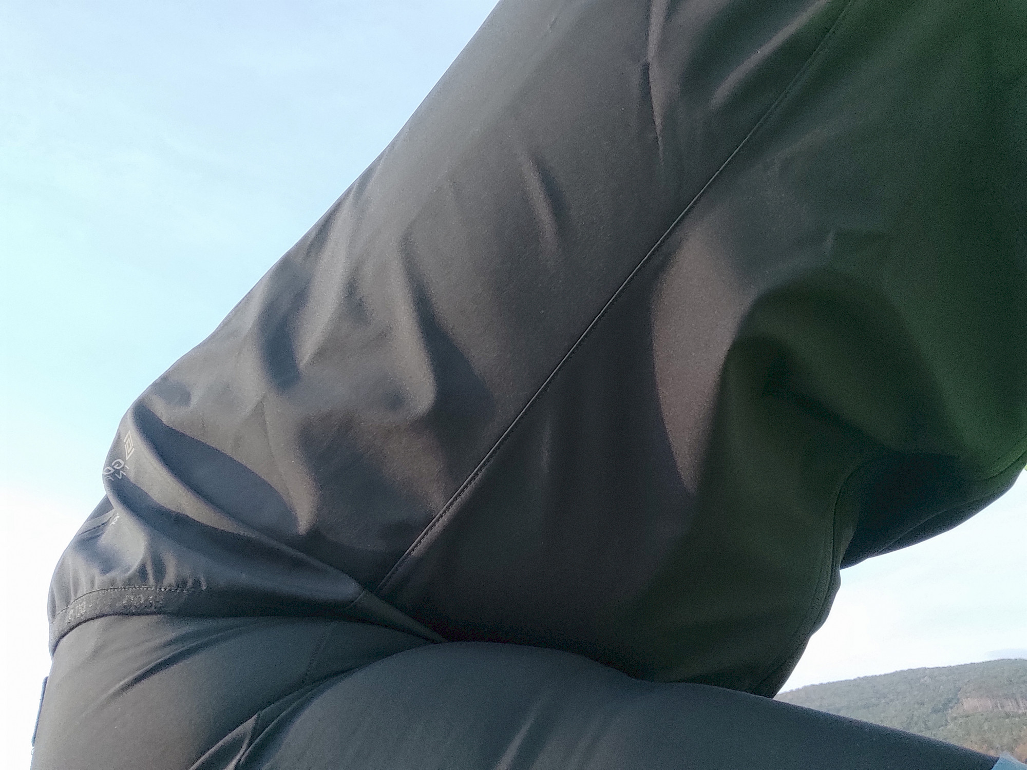 Spirit Weste auf dem Rennrad – lockerer Schnitt bauscht am Rücken