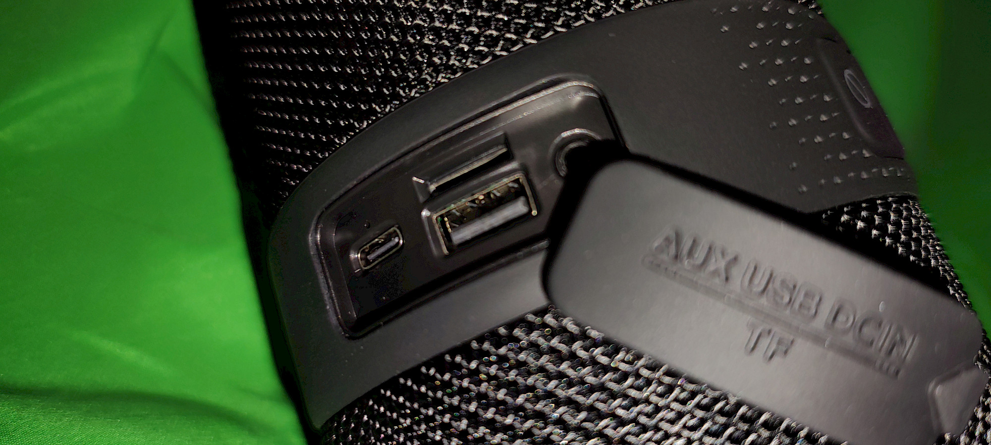 HUO JI X2 Seitenansicht mit passivem Radiator