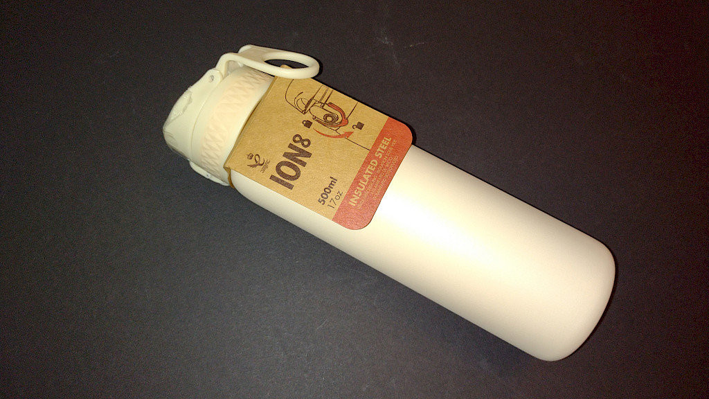 Ion8 Isolier-Trinkflasche Einhand-Verschluss geöffnet