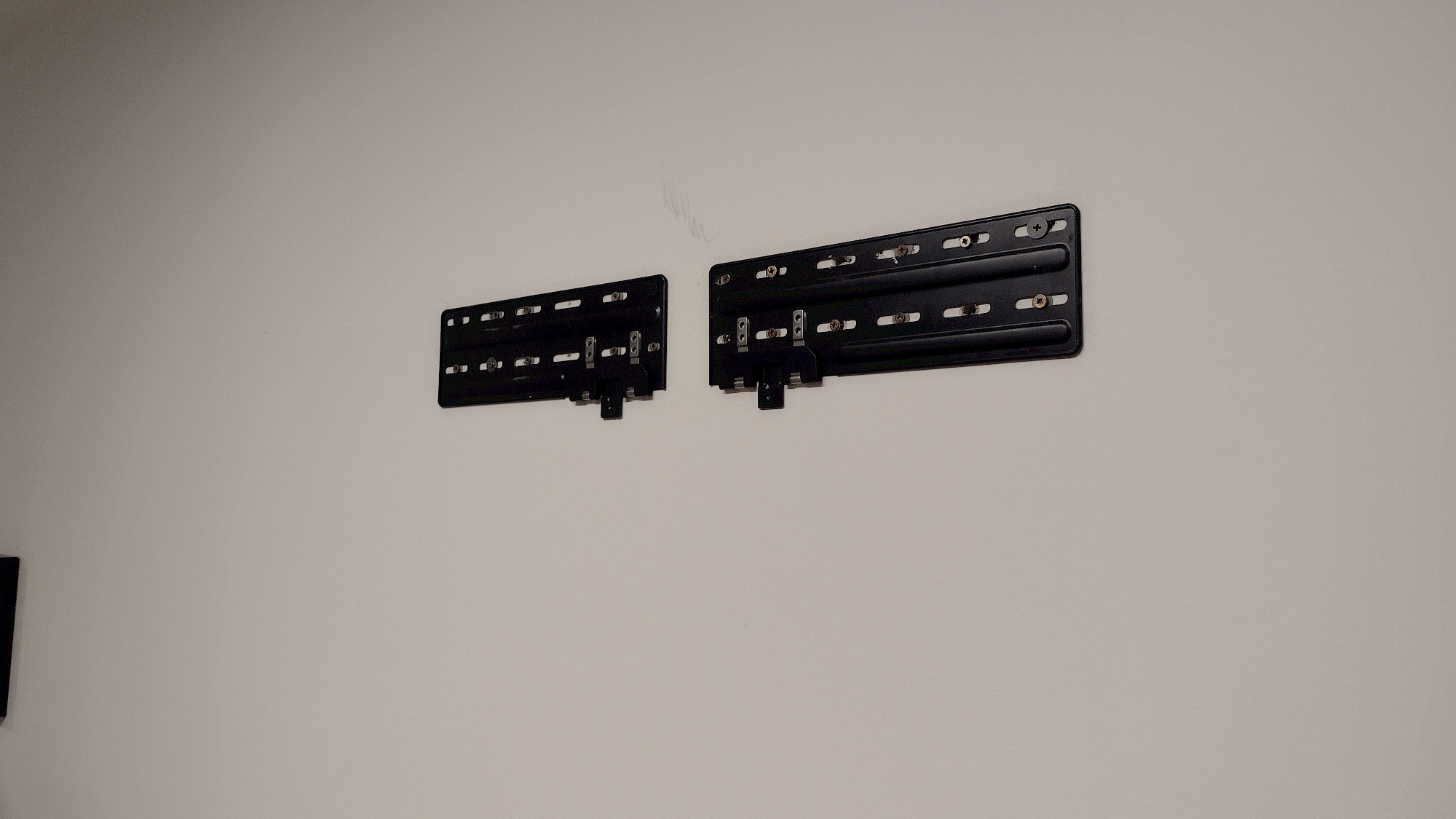 Minimaler Wandabstand der Samsung Slim Fit Halterung