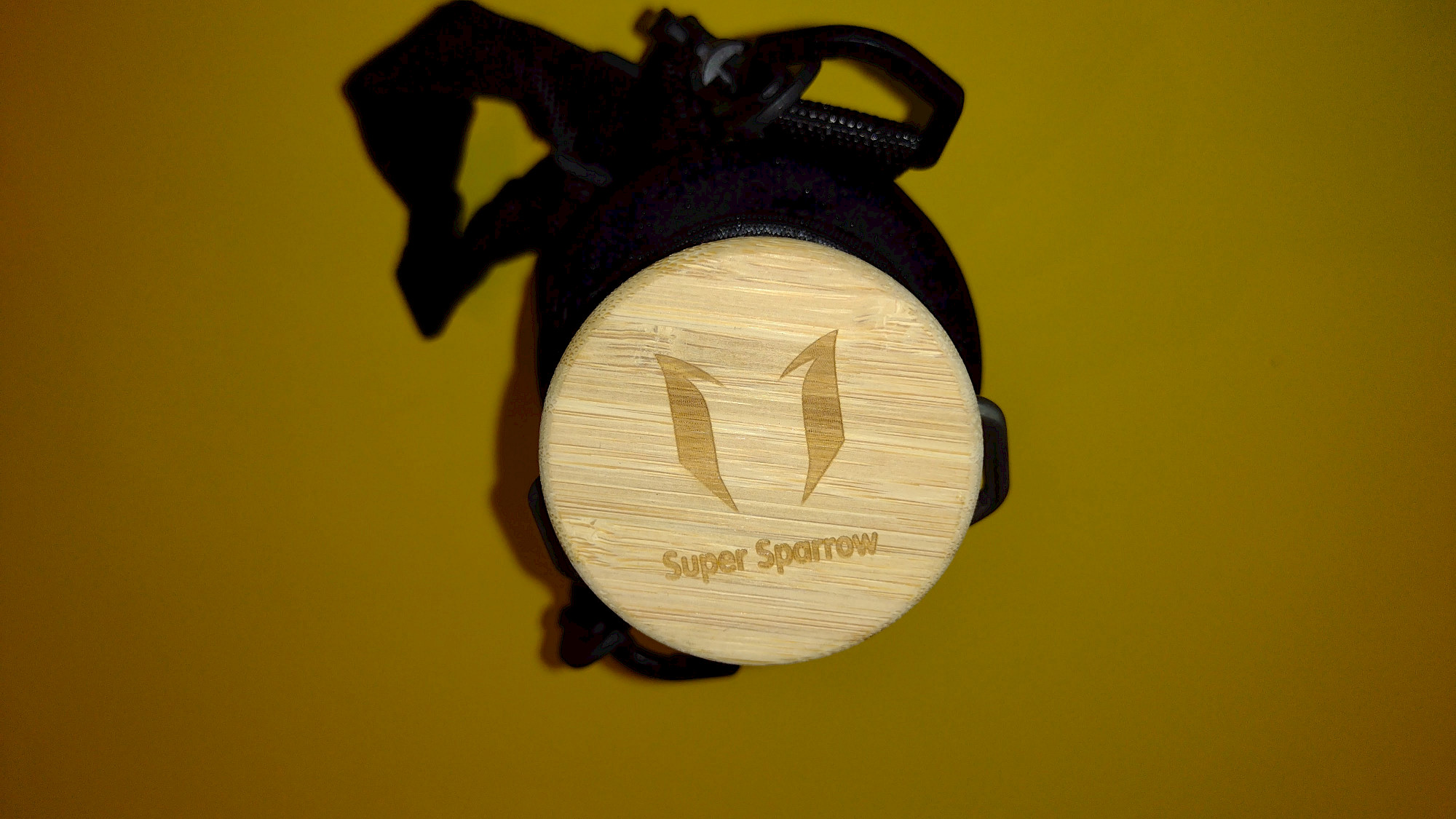 Super Sparrow Sport-Cap und Schraubdeckel im Vergleich