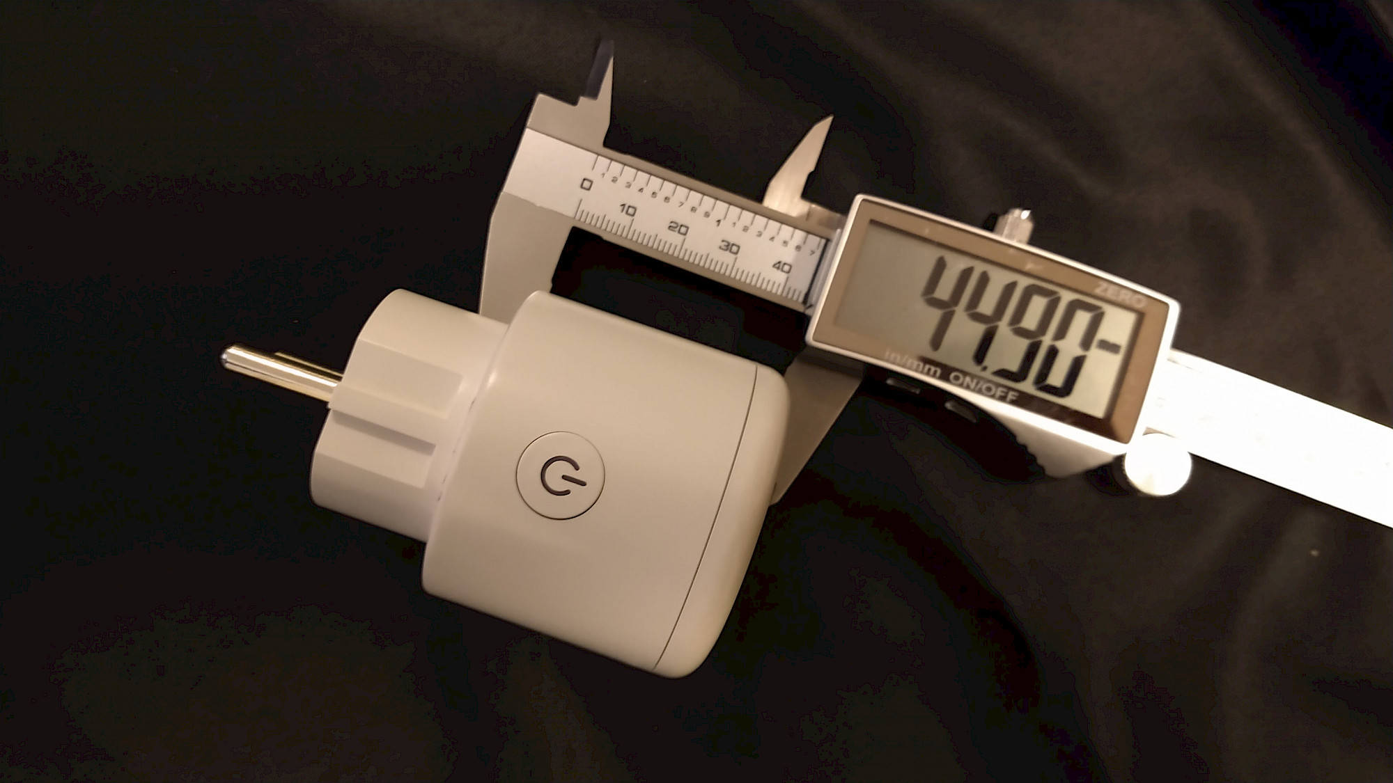 Höhe über der Steckdose: 44,9 mm