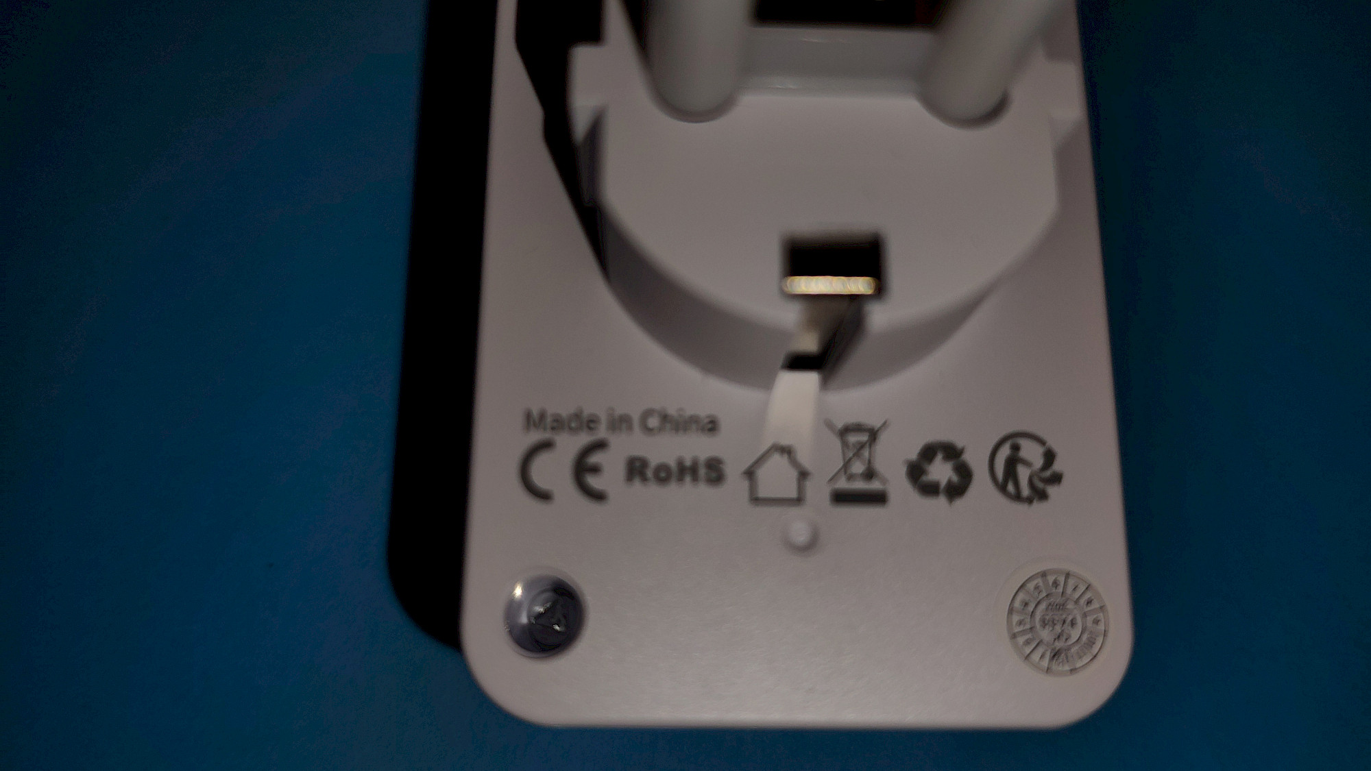 TOPREK Doppelstecker in der Wandsteckdose