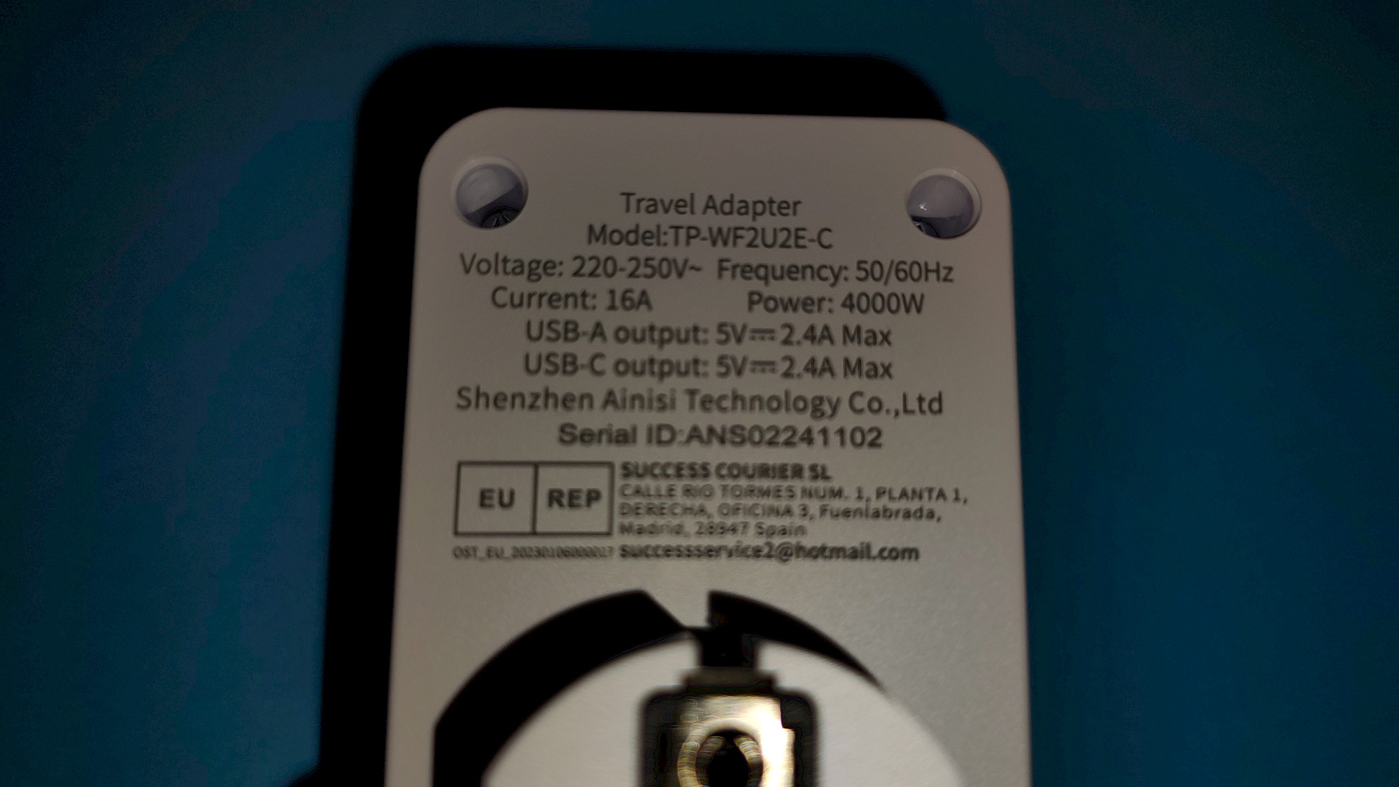 TOPREK Doppelstecker USB-C und USB-A Ports