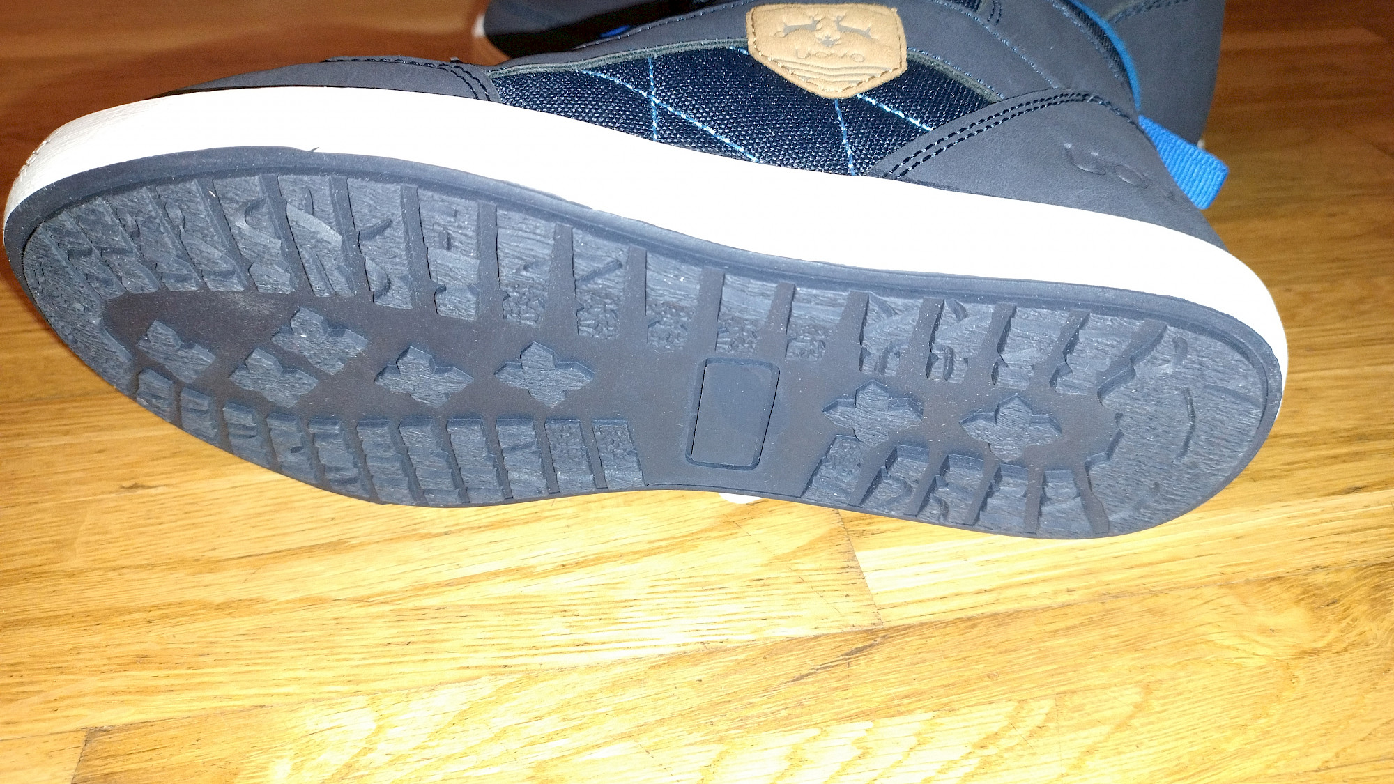 Rutschfeste Gummisohle der UOVO Winterschuhe